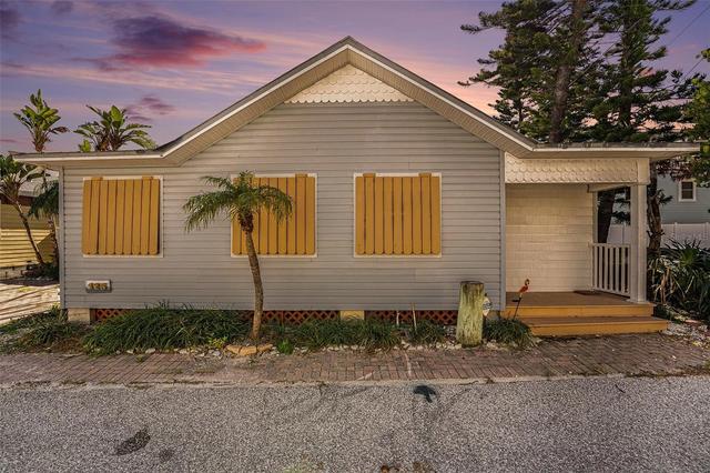 125 95th Ave, Treasure Island, FL 33706