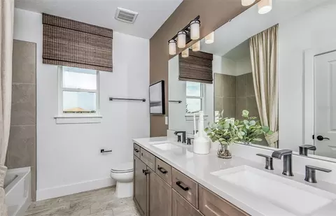 Bath - 13710 Brookside Haven St, Riverview, FL 33578 photo 4 of 4