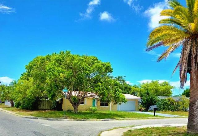 3150 Fairmount Dr, Holiday, FL 34691
