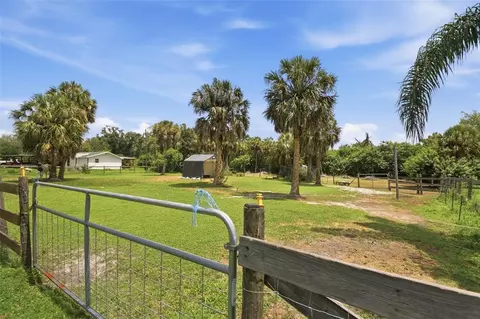 Exterior - 6416 18th Ave E, Bradenton, FL 34208 photo 8 of 11