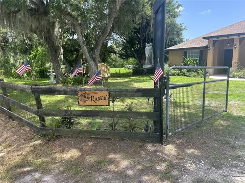 Exterior - 6416 18th Ave E, Bradenton, FL 34208 photo 10 of 11