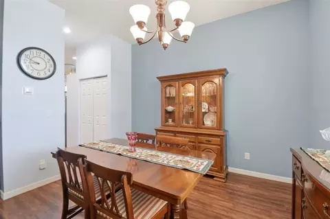 Dining - 6416 18th Ave E, Bradenton, FL 34208 photo 3 of 3