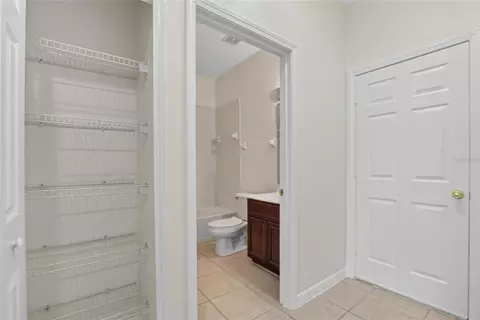 Entry Way - 132 Shell Falls Dr, Apollo Beach, FL 33572 photo 2 of 4