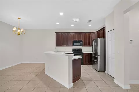 Kitchen - 132 Shell Falls Dr, Apollo Beach, FL 33572 photo 2 of 4