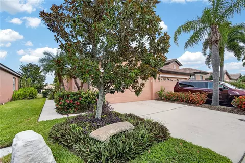 Exterior - 132 Shell Falls Dr, Apollo Beach, FL 33572 photo 13 of 14