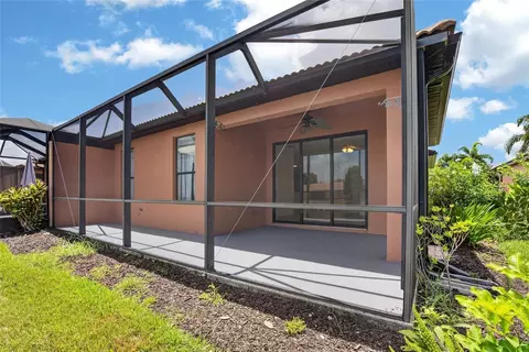 Exterior - 132 Shell Falls Dr, Apollo Beach, FL 33572 photo 5 of 14