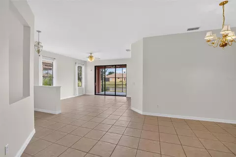 Living - 132 Shell Falls Dr, Apollo Beach, FL 33572 photo 2 of 10