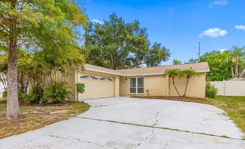 10721 119th St, Seminole, FL 33778