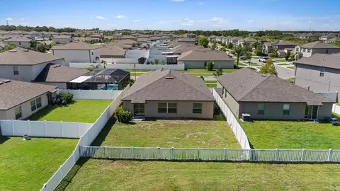 View/Area - 11803 Blackeyed Susan Dr, Riverview, FL 33579 photo 6 of 7