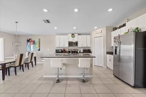Kitchen - 11803 Blackeyed Susan Dr, Riverview, FL 33579 photo 1 of 4