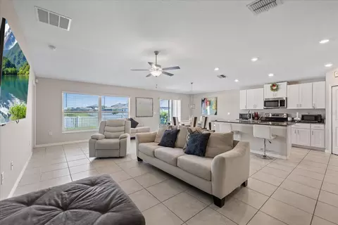 Living - 11803 Blackeyed Susan Dr, Riverview, FL 33579 photo 1 of 3