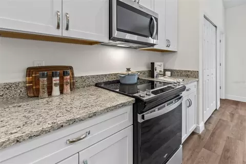 Kitchen - 8312 Revels Rd, Riverview, FL 33569 photo 4 of 6