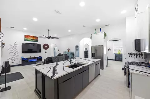 Kitchen - 437 Gandy Cemetery Rd, Bartow, FL 33830 photo 3 of 4