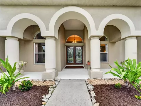 Exterior - 13020 Shadow Run Blvd, Riverview, FL 33569 photo 1 of 18