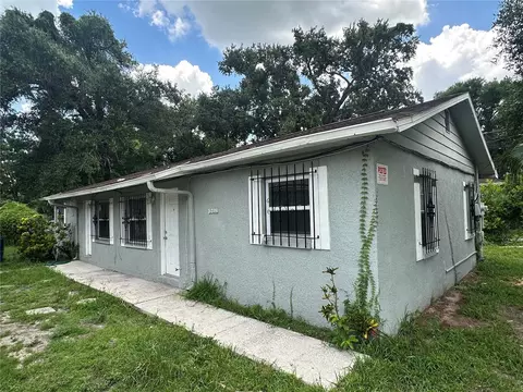 8215 N Klondyke St, Tampa, FL 33604