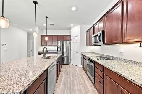 Kitchen - 11716 Brighton Knoll Loop, Riverview, FL 33579 photo 3 of 3