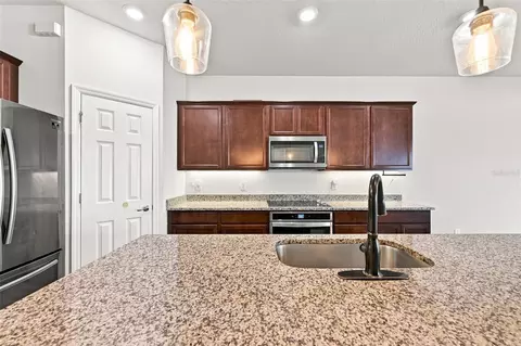 Kitchen - 11716 Brighton Knoll Loop, Riverview, FL 33579 photo 2 of 3