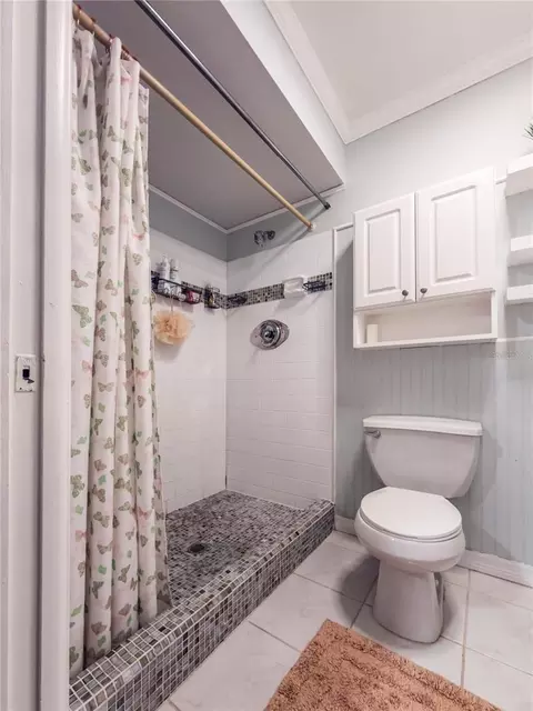 Bath - 898 Corvette Dr, Largo, FL 33771 photo 4 of 5