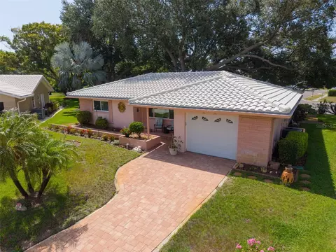 1520 Kenmore Ct, Palm Harbor, FL 34684