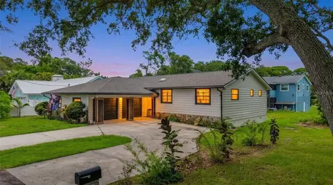 12756 Poinsettia Ave, Seminole, FL 33776
