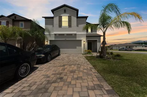 3047 Adams Cross Dr, Zephyrhills, FL 33540