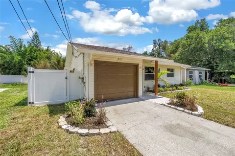 1221 36th Ter N, Saint Petersburg, FL 33704