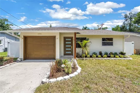 1221 36th Ter N, Saint Petersburg, FL 33704