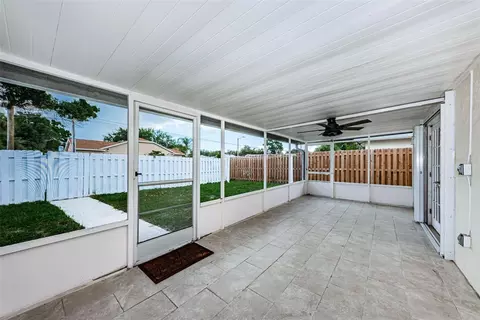 Exterior - 8419 125th Pl, Largo, FL 33773 photo 5 of 8