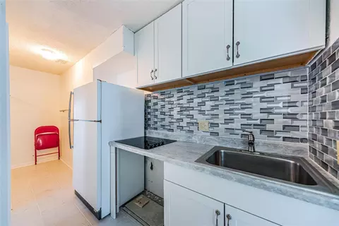 Kitchen - 8419 125th Pl, Largo, FL 33773 photo 5 of 5