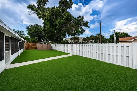 Exterior - 8419 125th Pl, Largo, FL 33773 photo 8 of 8