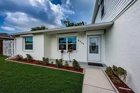 Exterior - 8419 125th Pl, Largo, FL 33773 photo 4 of 8