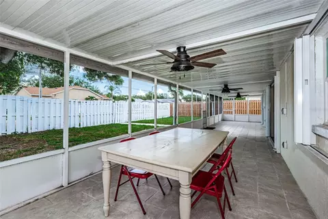 Exterior - 8419 125th Pl, Largo, FL 33773 photo 6 of 8