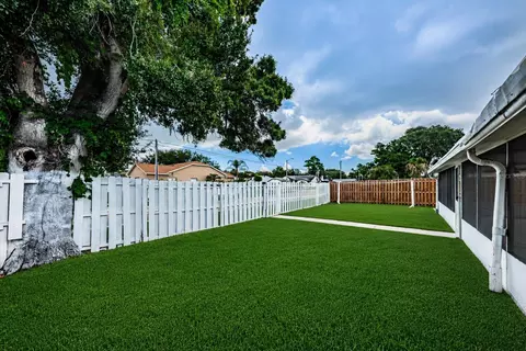 Exterior - 8419 125th Pl, Largo, FL 33773 photo 3 of 8