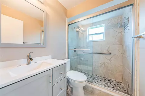 Bath - 8419 125th Pl, Largo, FL 33773 photo 1 of 8