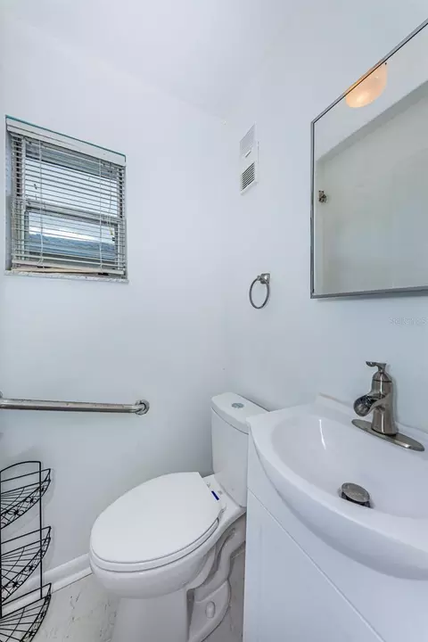 Bath - 8419 125th Pl, Largo, FL 33773 photo 7 of 8