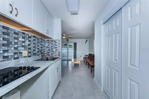 Kitchen - 8419 125th Pl, Largo, FL 33773 photo 4 of 5
