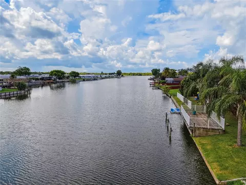 2228 Society Dr, Holiday, FL 34691