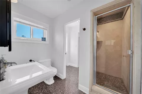 Bath - 16102 4th St E, Redington Beach, FL 33708 photo 4 of 4
