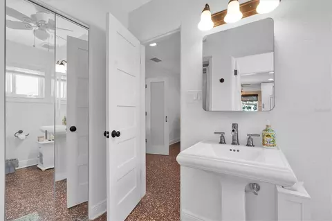 Bath - 16102 4th St E, Redington Beach, FL 33708 photo 5 of 6