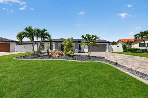 9622 NE Oak St, Saint Petersburg, FL 33702