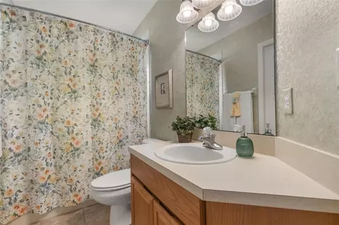 Bath - 13813 Sigler St, Riverview, FL 33579 photo 3 of 3