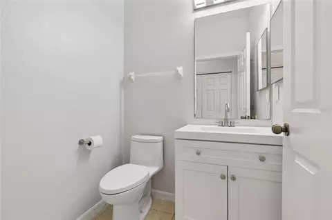 Bath - 10925 Winter Crest Dr, Riverview, FL 33569 photo 1 of 4