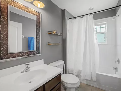 Bath - 16910 Dorman Rd, Lithia, FL 33547 photo 5 of 5