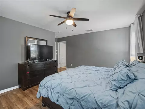 Bedroom - 16910 Dorman Rd, Lithia, FL 33547 photo 2 of 4