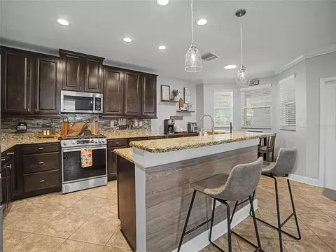 Kitchen - 16910 Dorman Rd, Lithia, FL 33547 photo 2 of 3