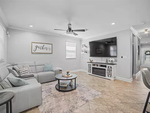 Living - 16910 Dorman Rd, Lithia, FL 33547 photo 2 of 2