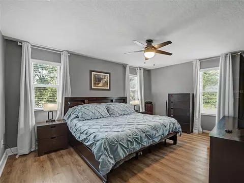 Bedroom - 16910 Dorman Rd, Lithia, FL 33547 photo 1 of 4