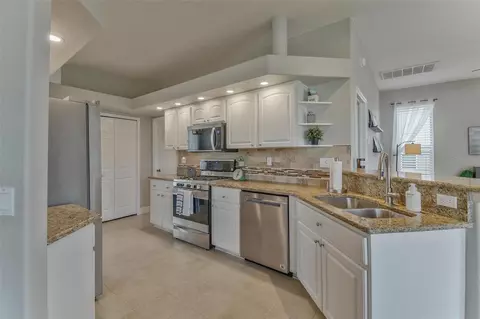 8706 Linebrook Dr, Trinity, FL 34655 photo 12