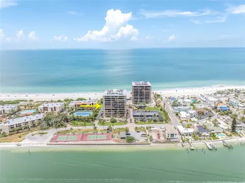 7600 Bayshore Dr #701, Treasure Island, FL 33706