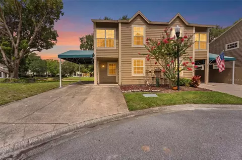 9044 Lake Place Ln, Tampa, FL 33634